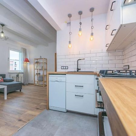 Hello Apartments Brzezno Dworska 格但斯克 外观 照片